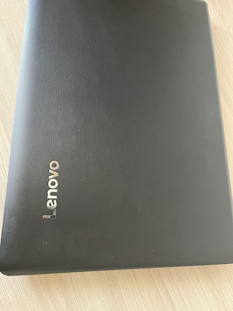 Ноутбук Lenova продается