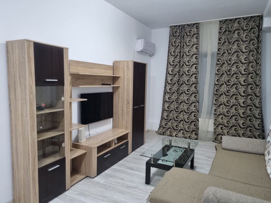 Inchiriem apartament  3 camere