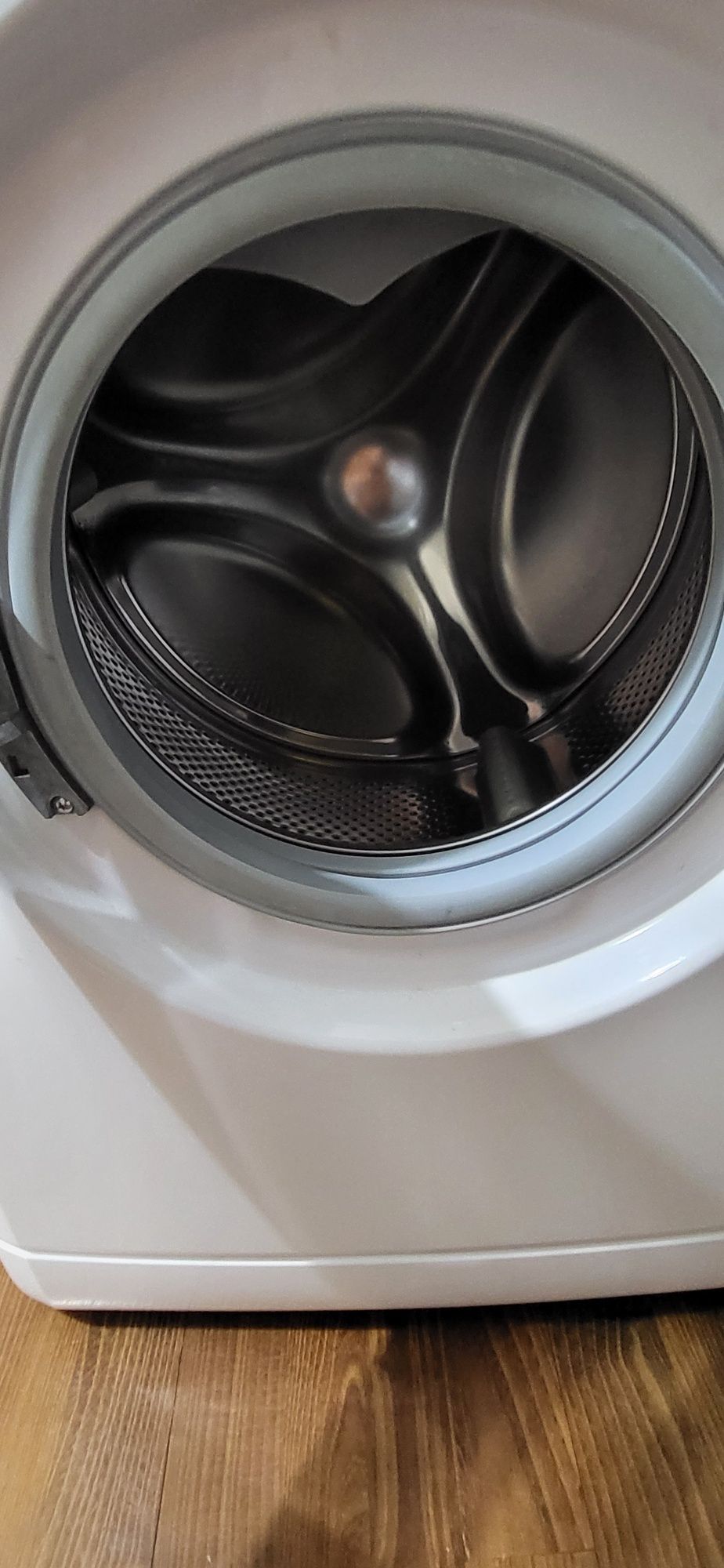 Mașina de spălat rufe whirlpool