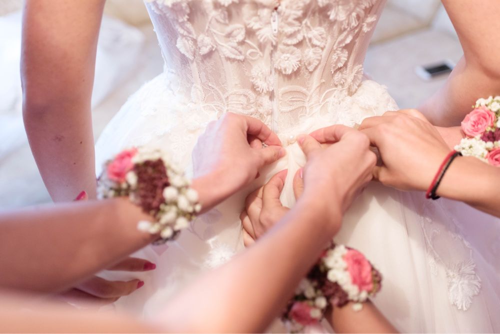 Vând rochie de mireasă tip prințesă cu trenă