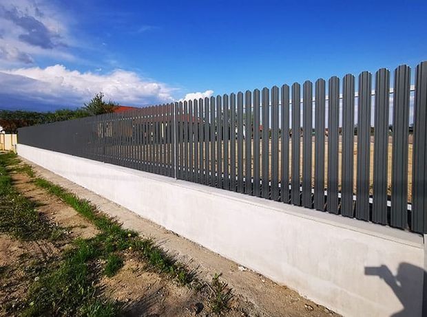 Garduri din sipca metalica, panouri stil jaluzele, tabla cutata, plasă