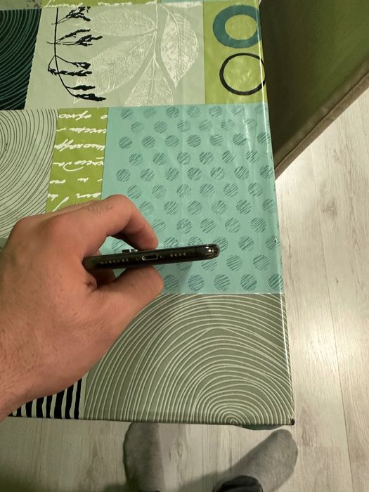 Iphone XS MAX черен 64GB