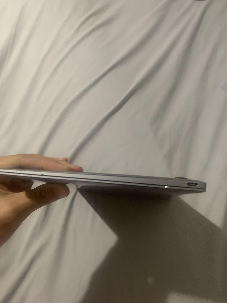 Macbook 2017 8/256 gb
