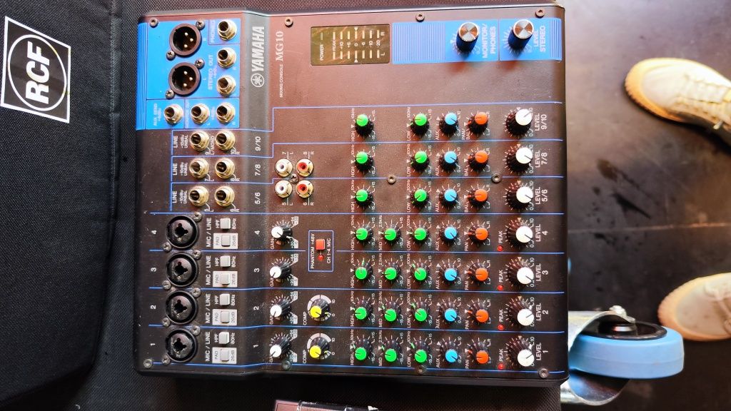Vând mixer audio Yamaha MG10