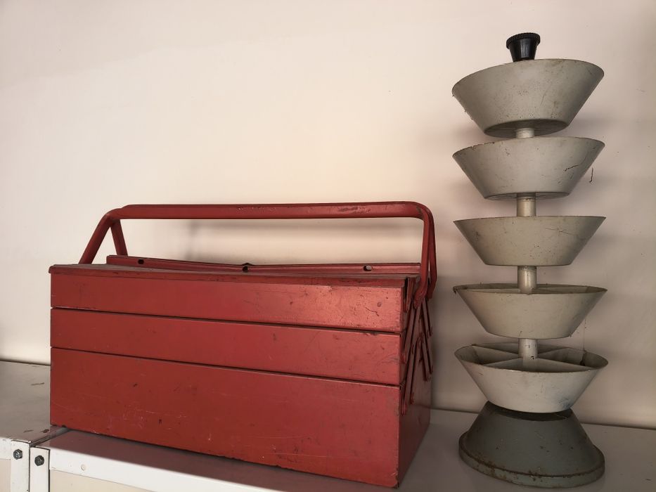 Кутия за иструменти метална , въртящ органайзер   двете 35 лв