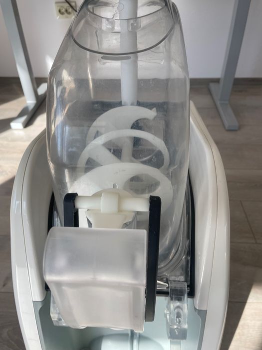 Машина ELMECO за приготвяне на мек сладолед или скрежина