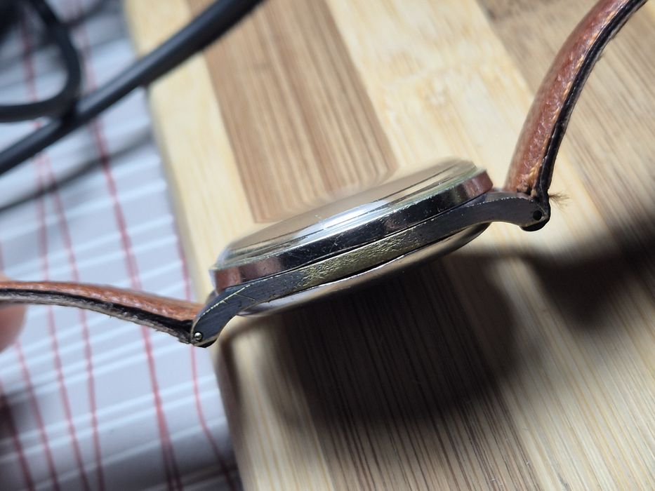 Ultim pret..Movado 1940s, black dial gilt, military