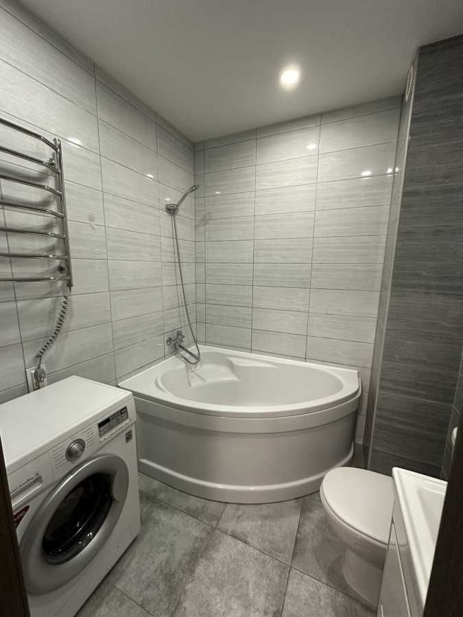 Дава се под наем Двустаен апартамент в София, Център - 56 кв.м за 408 € - Снимка #2