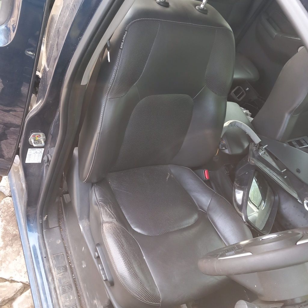 Interior din piele nissan navara d40 an 2012