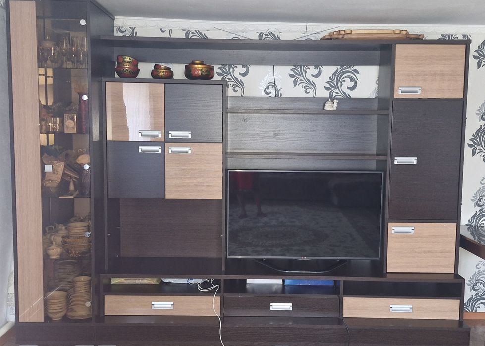 Продам стенку в хорошем состоянии