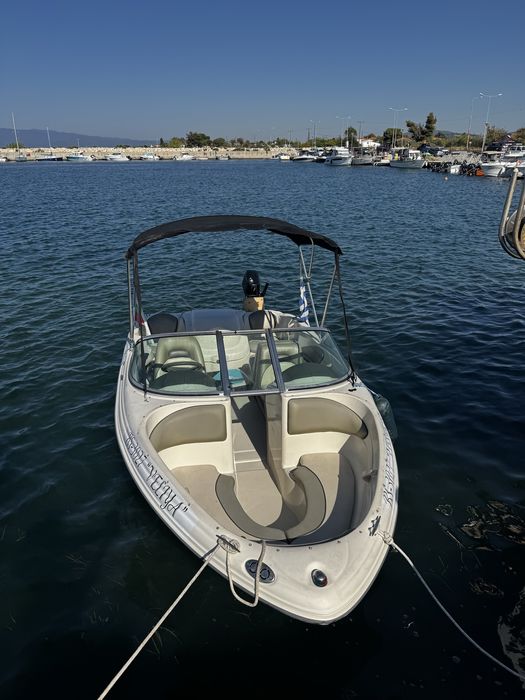 Моторна лодка Sea Ray 180 sport в Гърция