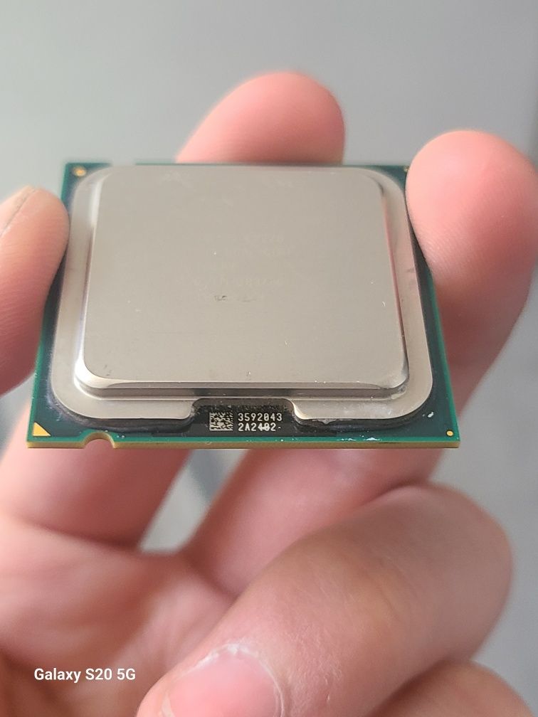 Intel.  Pentium Dual-Core Sla8w MALAY 2.40 GHZ