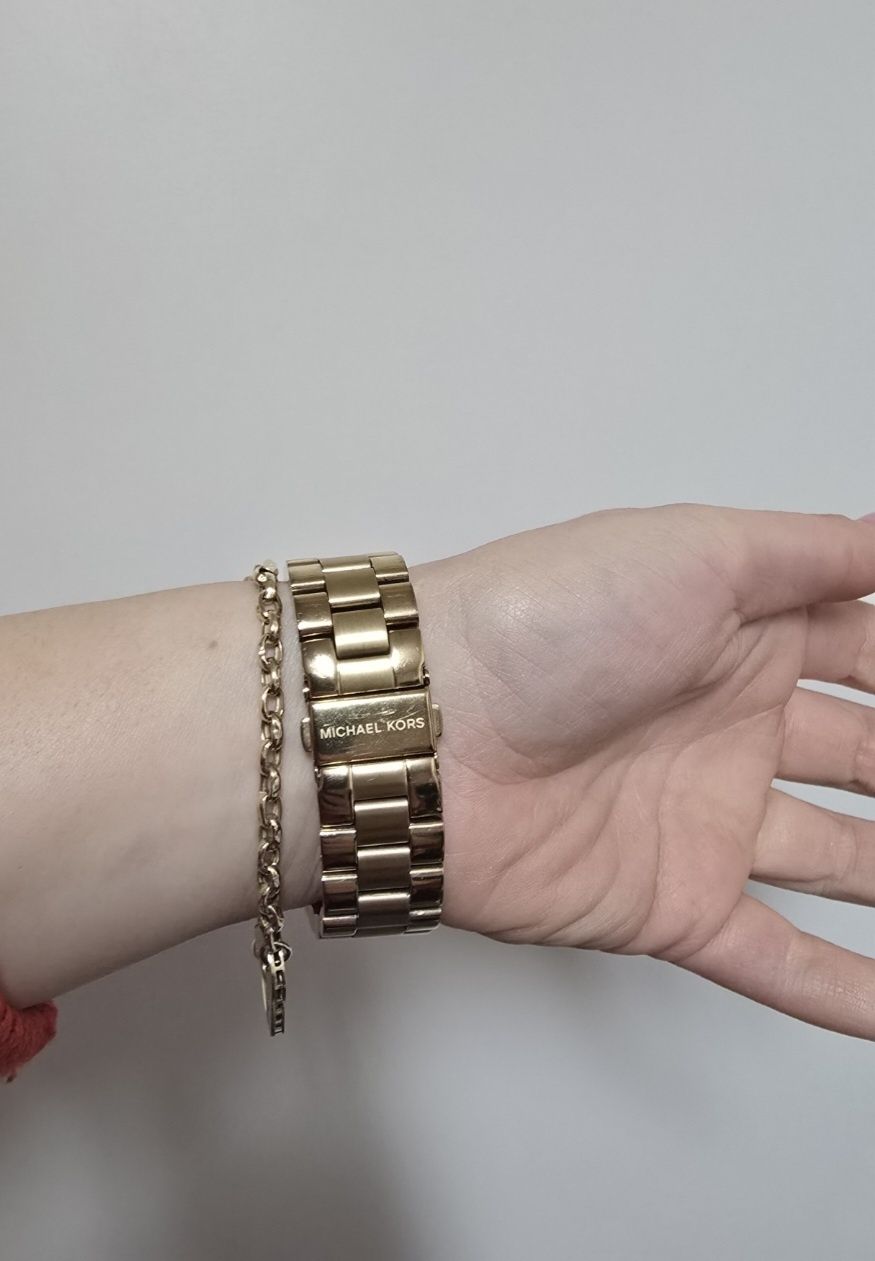 Часовник Michael Kors