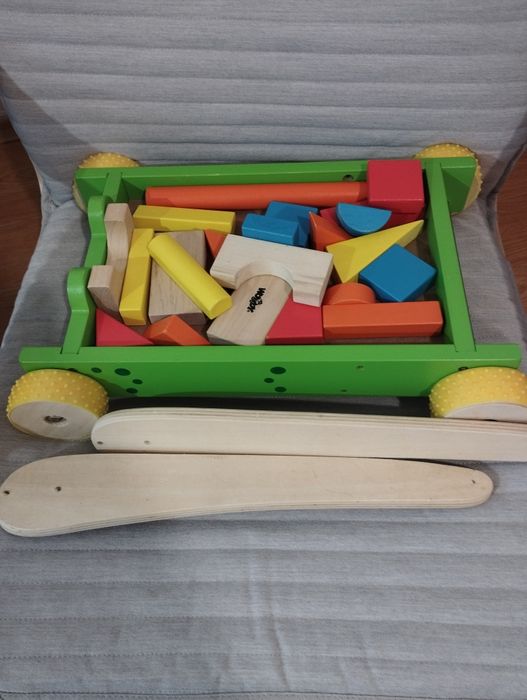Дървена играчка за дете