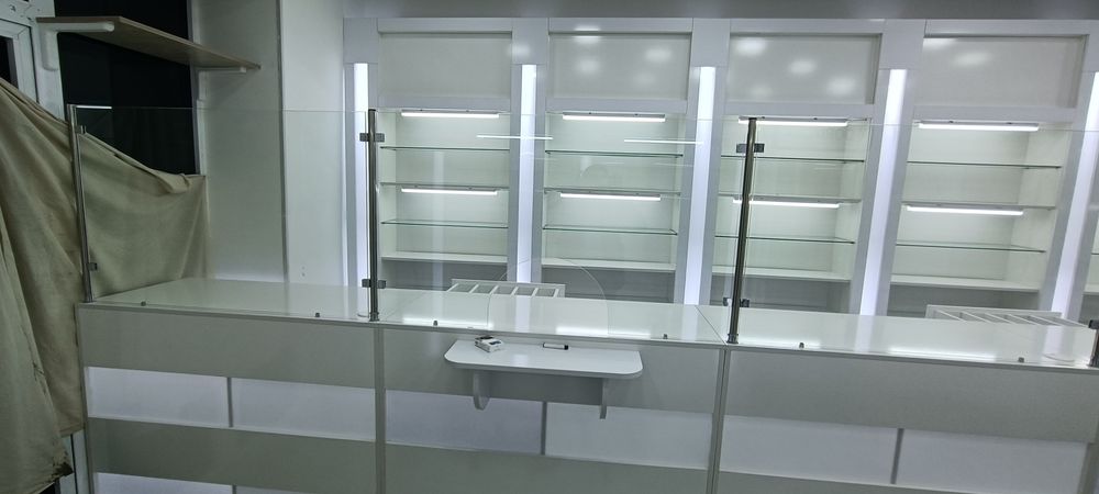 Мебель на заказ в аптеке