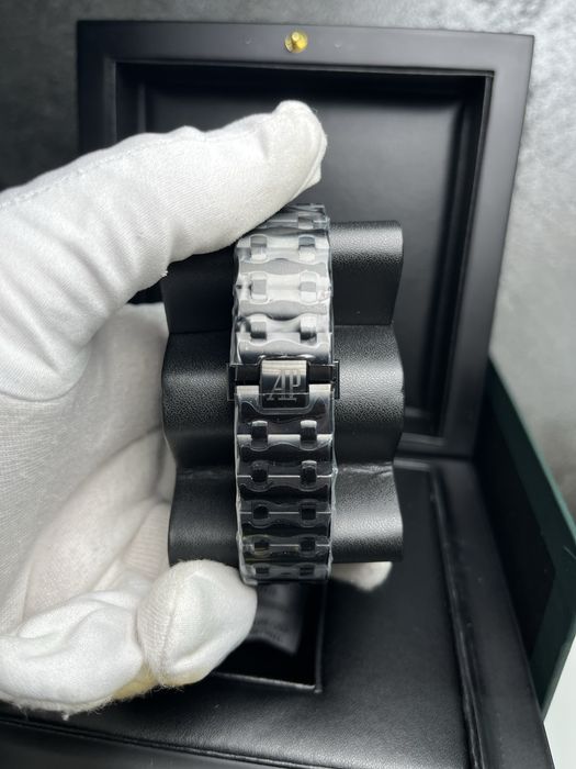 Часовник Audemars Piguet НАМАЛЕН!