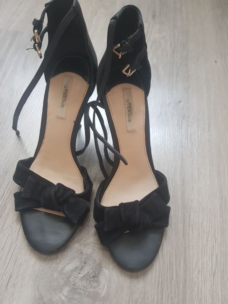 Sandale negre Uterque