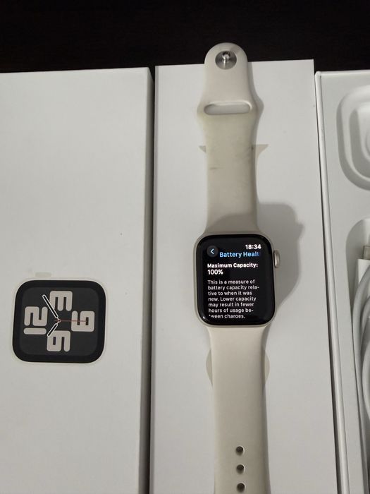 Apple Watch SE Gen2 GPS 40mm Starlight Aluminium
