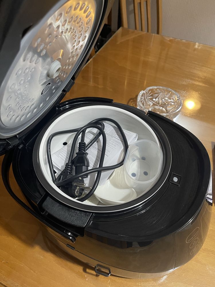 Multicooker Philips hd 4749
