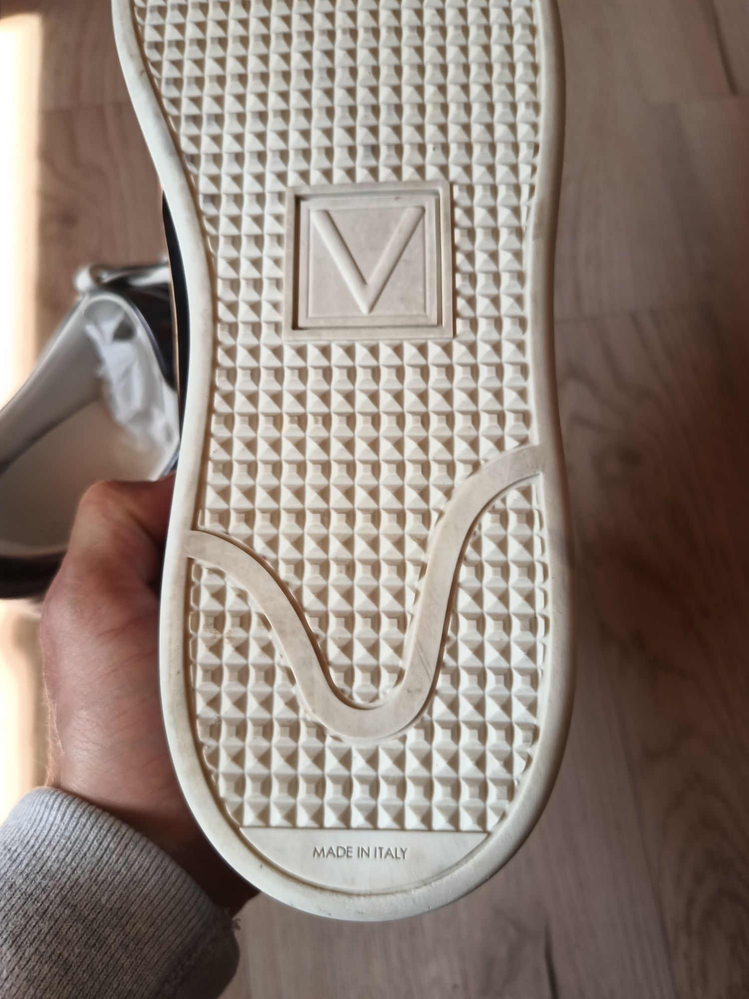 Adidași(sneakers)Louis Vuitton metalic