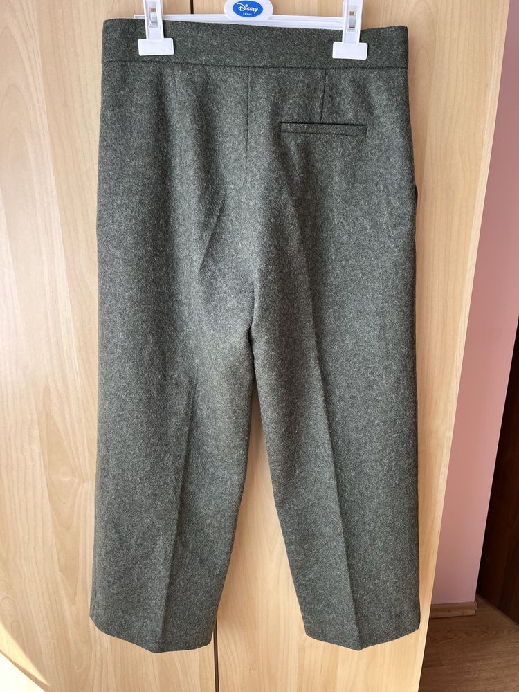 Pantaloni COS mar.34, impecabili, 70% lana