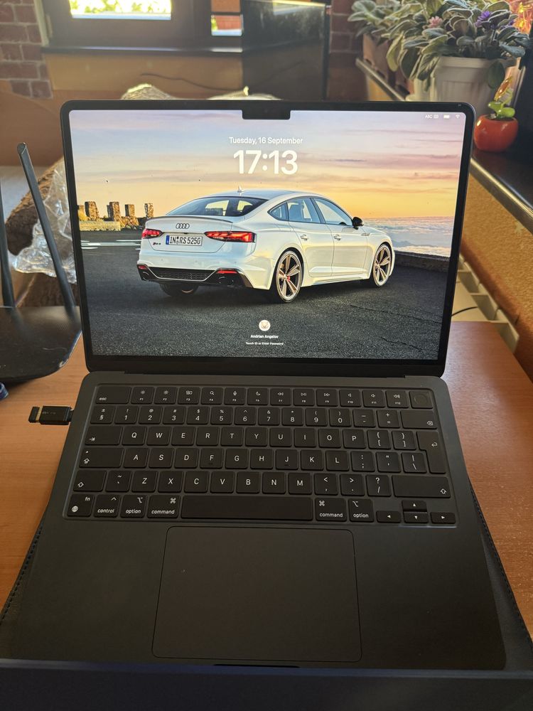 MacBook air M2 2024