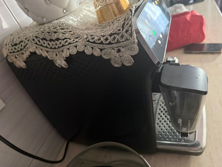 Aparat cafea Philips automat cu display – Cappuccino & Latte