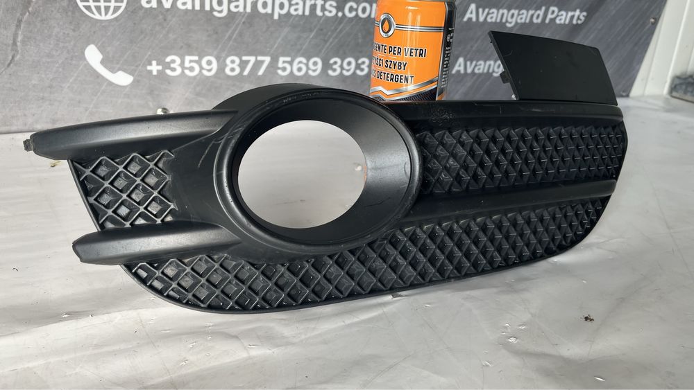 Дясна решетка на халоген Audi Q3 8U 2011-2015