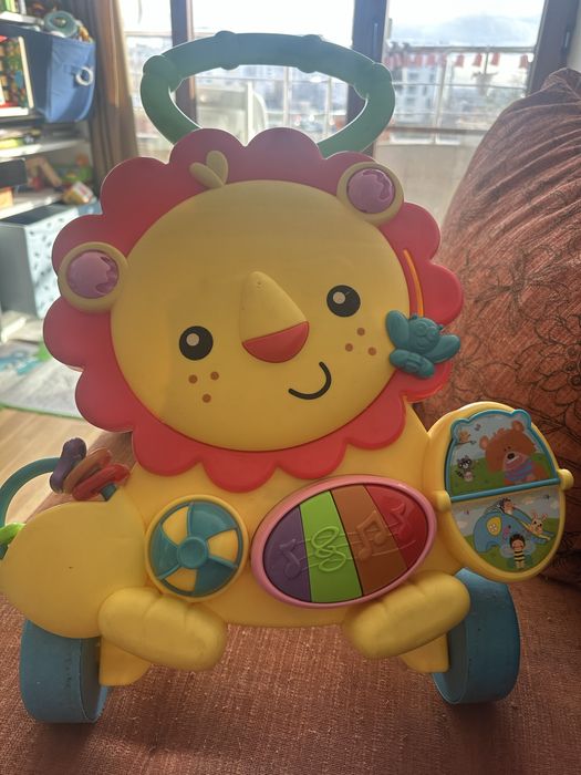 Уокър Лъвче.