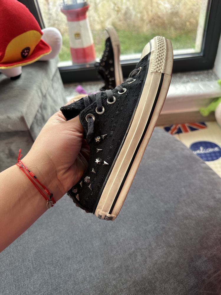 Converse dama nr 37 in stare fosrte buna de purtat si comozi!