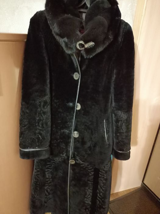 Продам женские вещи.