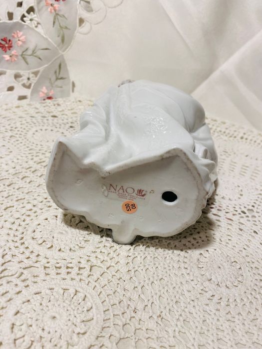 порцеланова статуетка