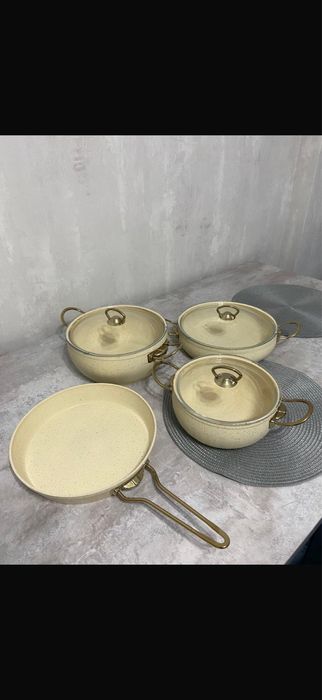 Срочно продам Набор кастрюль