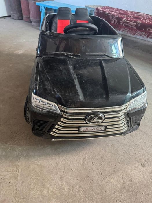 Машина . Пультпен журеди.