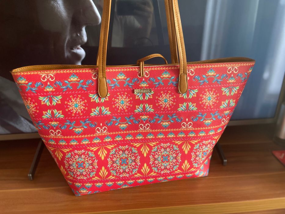 Poșetă Desigual, modelul Hércules Capri Maxi