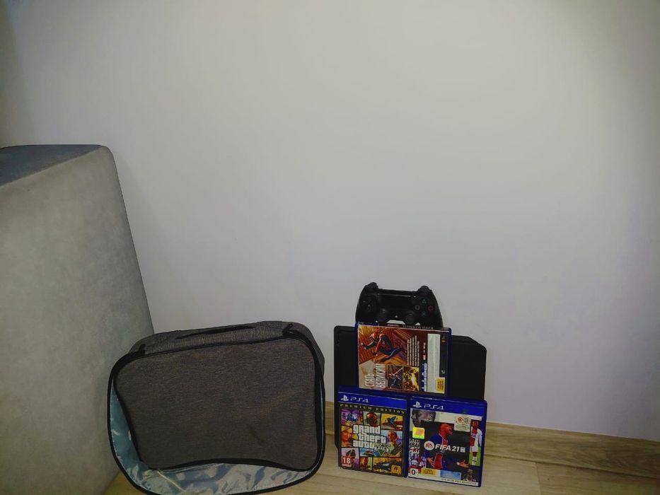 Пс4 с джостиком.