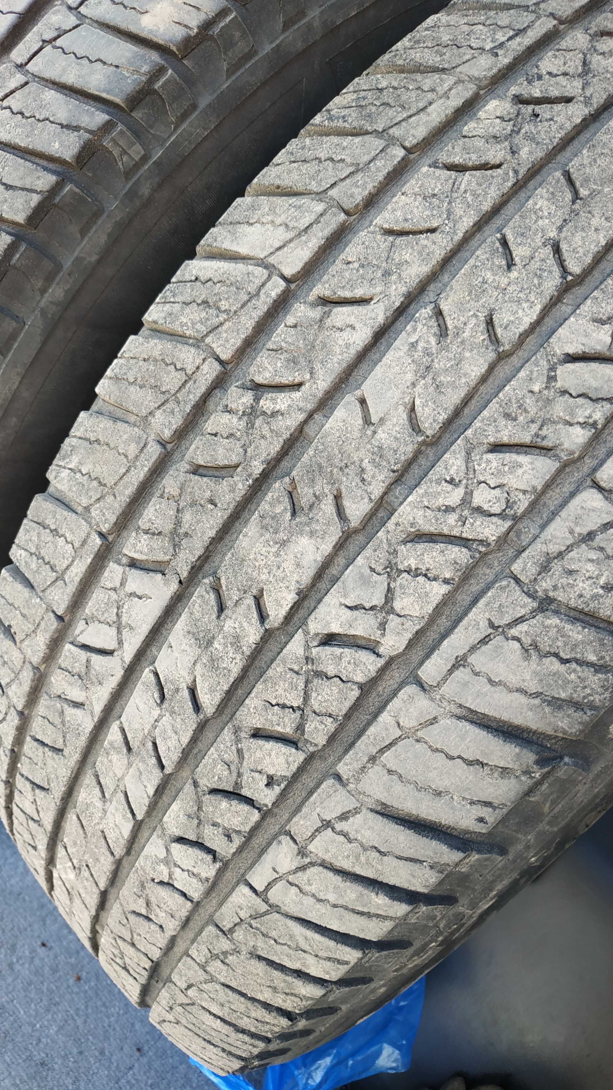 Michelin 265/65 R17 без грыж и порезов, боковины целые.