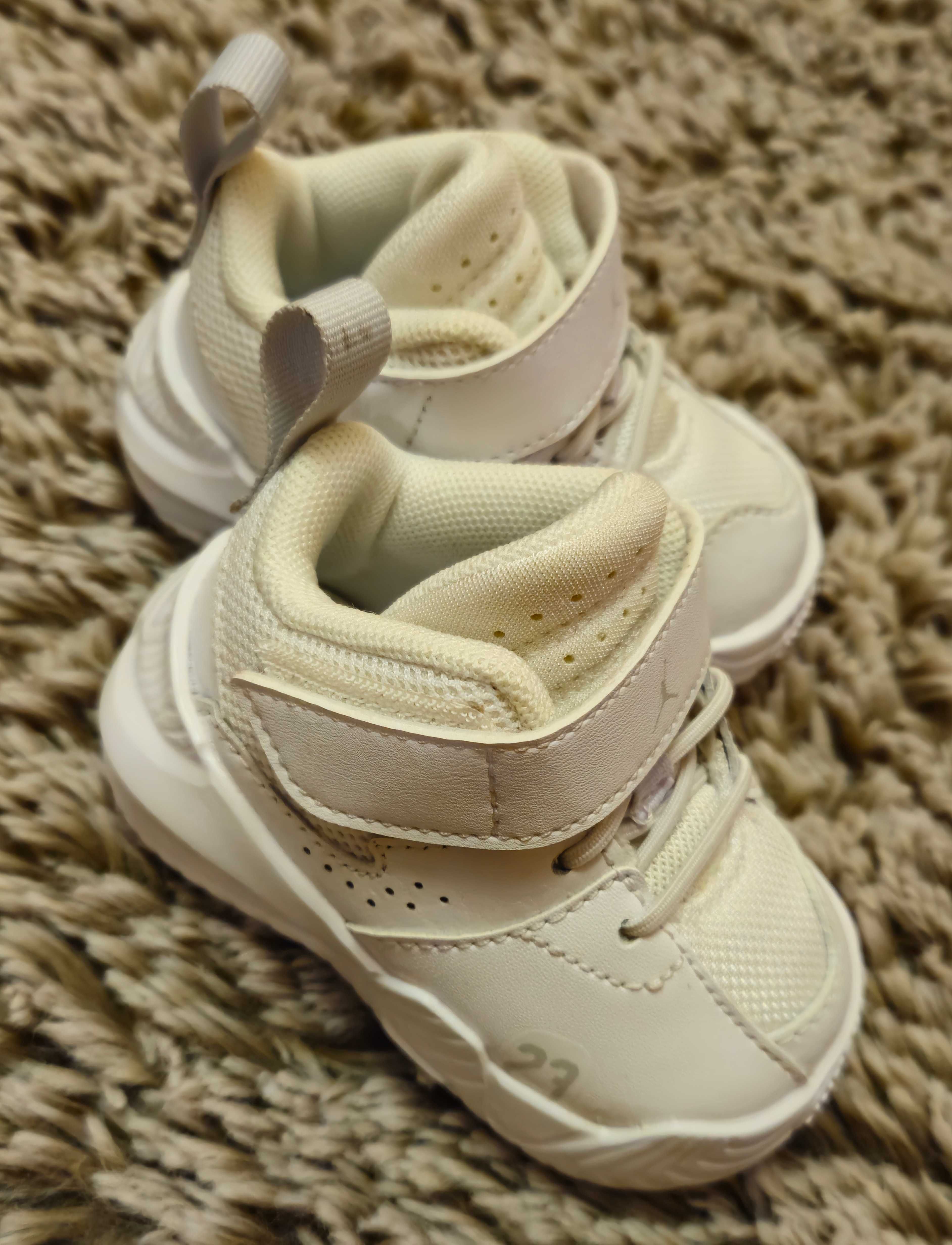 Бебешки маратонки Nike