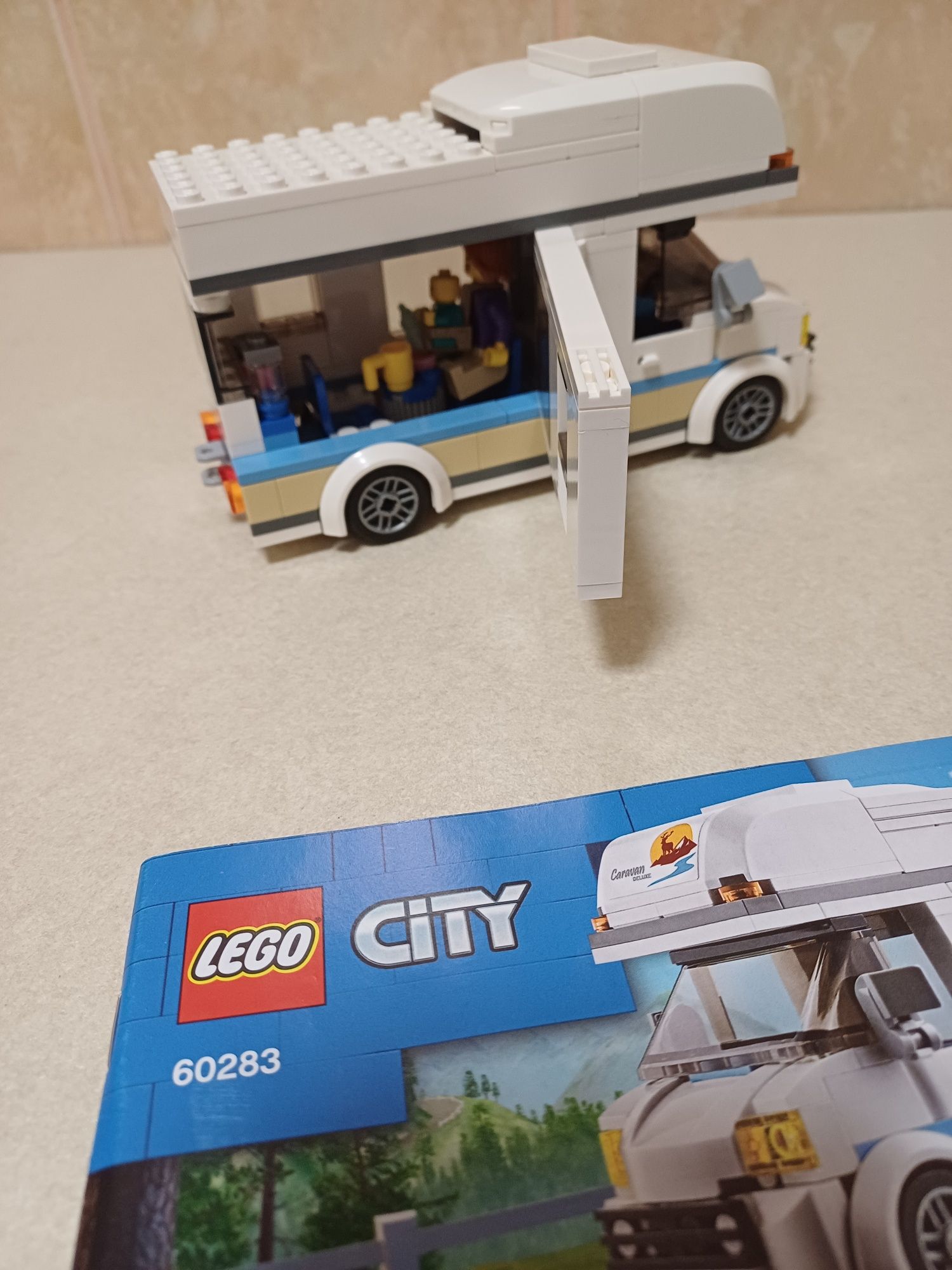 Lego City 60283-rulota de vacanta