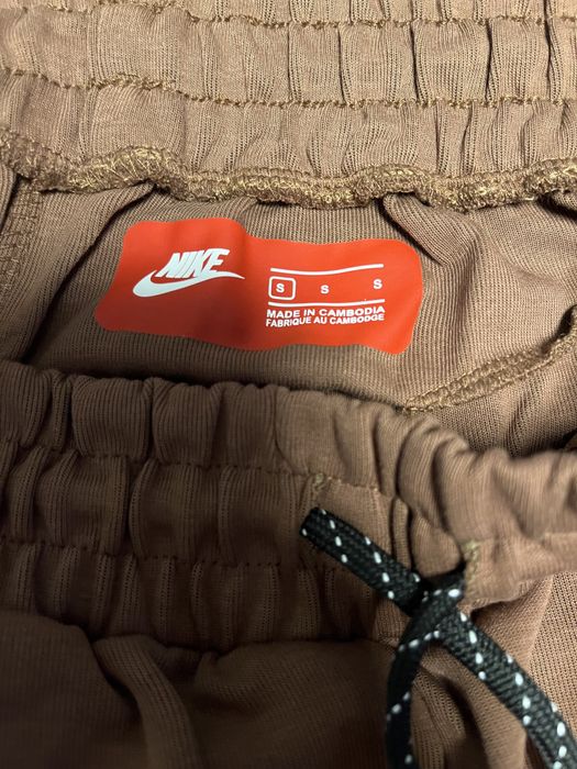 Nike Tech Fleece Екип Кафяв