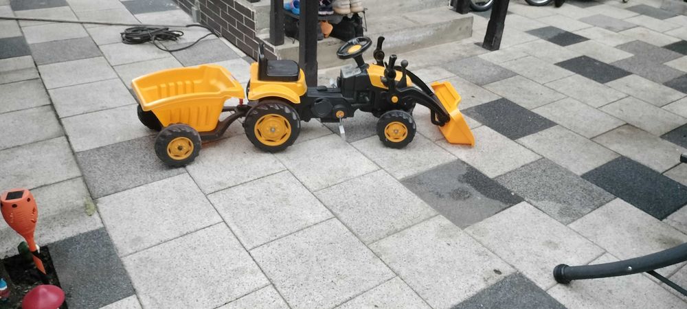 Tractor cu pedale si remorca copii