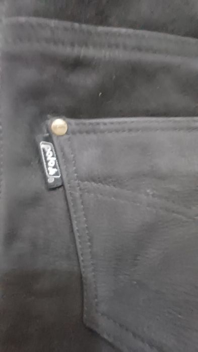 Pantaloni de piele pentru motor