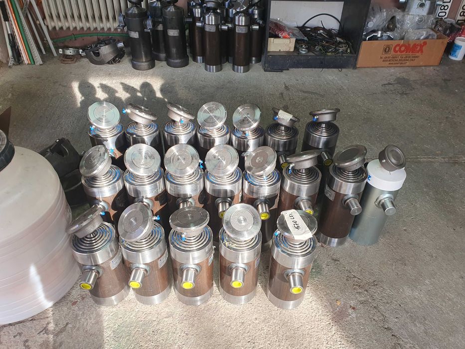 Cilindri de basculare fabricatie Italia 7 T.