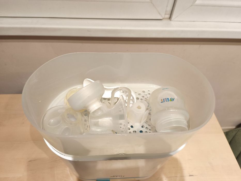 Стерилизатор Philips Avent + ръчна помпа