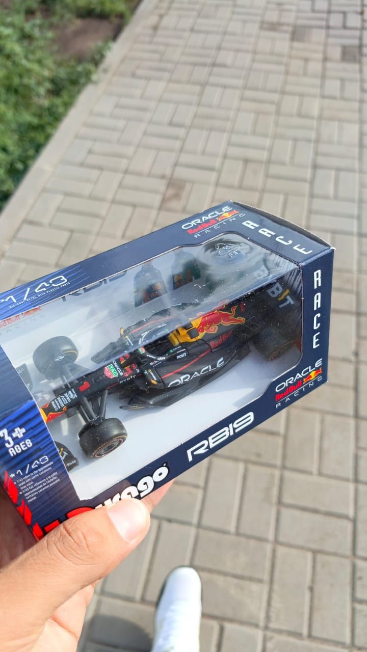 Болид RB19 Redbull racing formula 1 team Max Verstapen