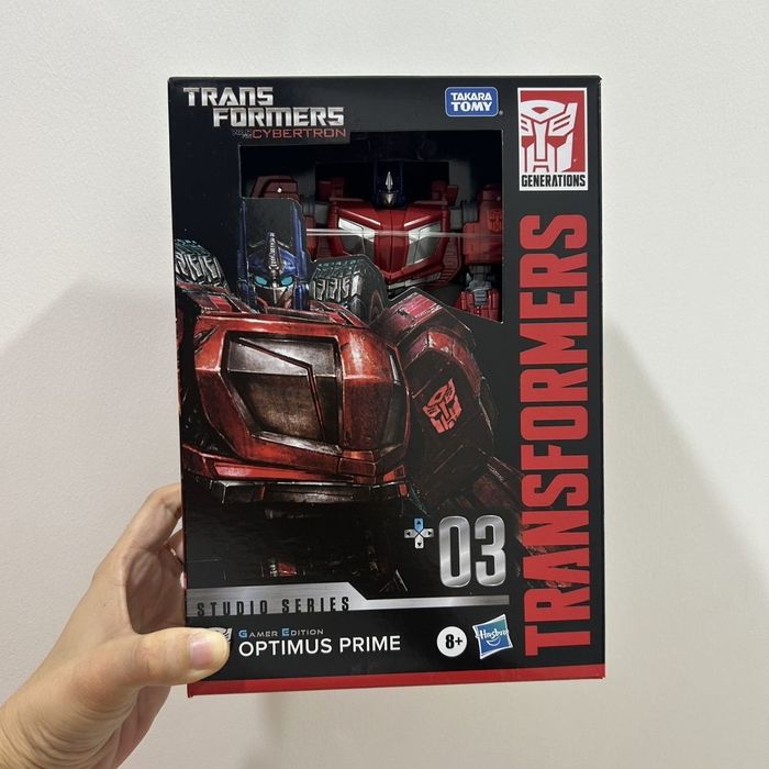 Optimus Prime Studio Series Gamer Edition – Transformers War for Cyber