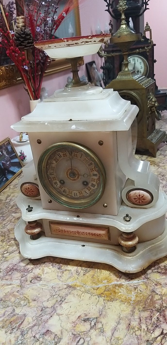Ceas antic vintage vechi de marmură