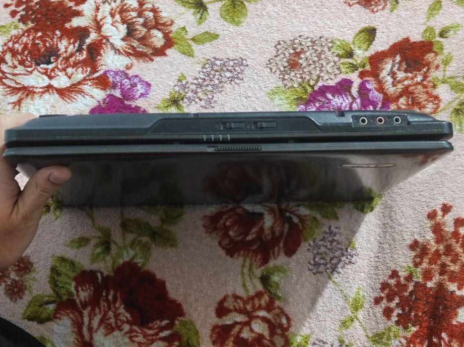 Noutbok Acer sirochna sotiladi