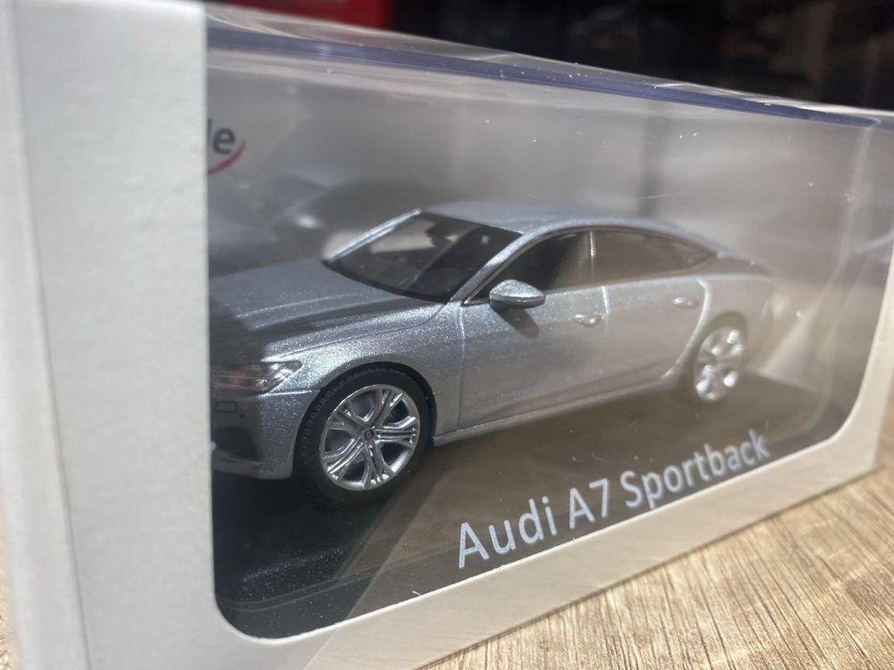 iScale AUDI A7 Sportback machetă auto scara 1:43 gri