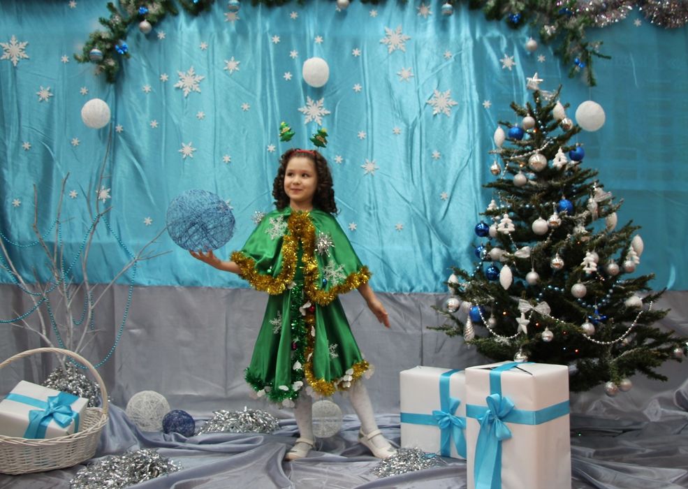 Продам новогодний костюм Елочки